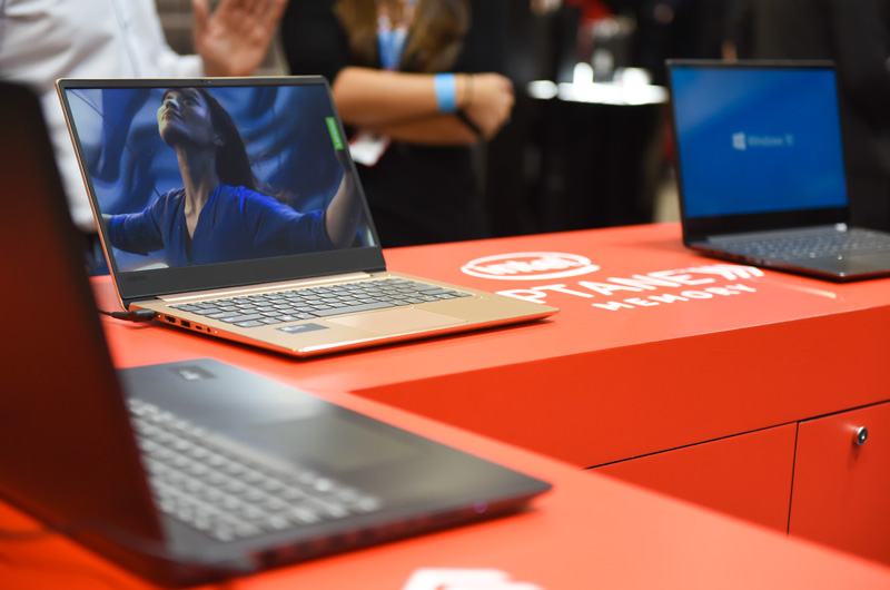 Lenovo-stand-DixonsConference-stand